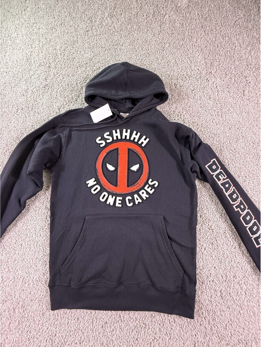 NWT Marvel Deadpool Hoodie Size Small Black